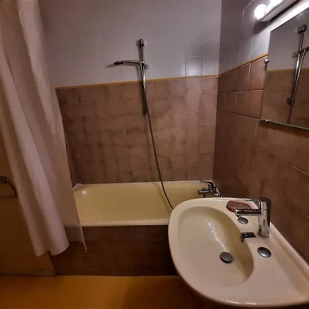 6 Pers Au Pied Des Pistes A La Croisette - Les Menuires - Fr-1-452-211 Apartment *