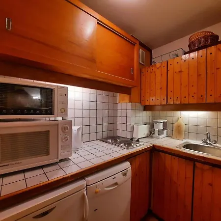 Apartment 6 Pers Au Pied Des Pistes A La Croisette - Les Menuires - Fr-1-452-211